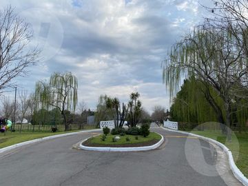 Casa en venta con renta - Barrio Brickland, Canning