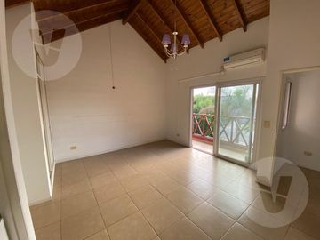 Casa en venta con renta - Barrio Brickland, Canning