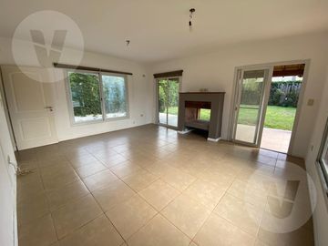 Casa en venta con renta - Barrio Brickland, Canning