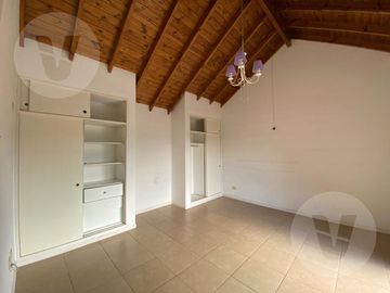 Casa en venta con renta - Barrio Brickland, Canning