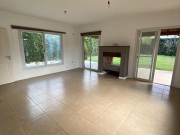 Casa en venta con renta - Barrio Brickland, Canning
