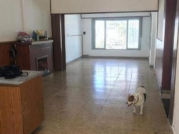 Casa en venta - 2 Dormitorios 2 Baños - Cochera - Haedo, Morón