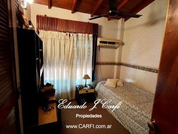 Casa 5 ambientes Castelar Norte