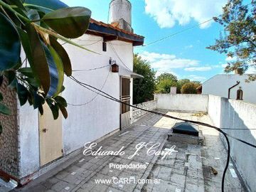 Casa 5 ambientes Castelar Norte