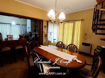 Casa 5 ambientes Castelar Norte