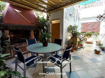 Casa 5 ambientes Castelar Norte