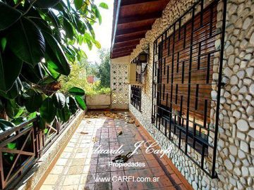 Casa 5 ambientes Castelar Norte