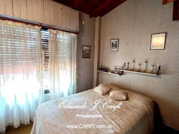 Casa 5 ambientes Castelar Norte