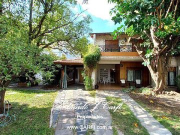 Casa 5 ambientes Castelar Norte