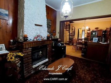 Casa 5 ambientes Castelar Norte