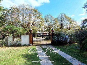 Casa 5 ambientes Castelar Norte