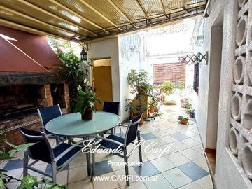 Casa 5 ambientes Castelar Norte