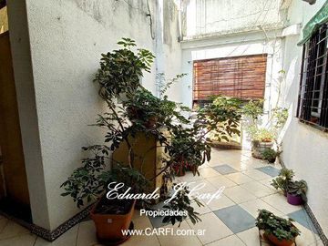 Casa 5 ambientes Castelar Norte