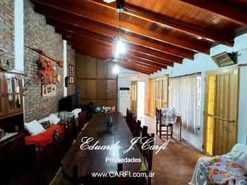 Casa 5 ambientes Castelar Norte