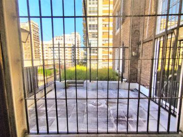 VENTA Piso PENTHOUSE 457m2 a Plaza con Terraza y 2Coch, VIG 24hs estilo CASA