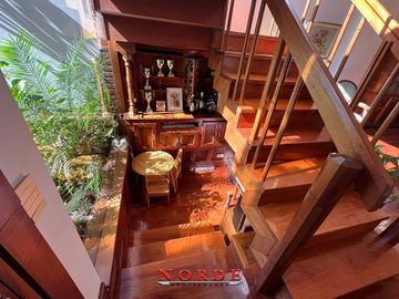 VENTA • CASA • 5 AMBIENTES • BARRIO NAON • MATADEROS