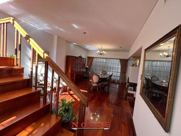 VENTA • CASA • 5 AMBIENTES • BARRIO NAON • MATADEROS