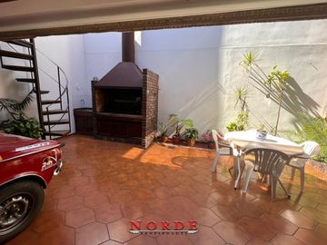 VENTA • CASA • 5 AMBIENTES • BARRIO NAON • MATADEROS