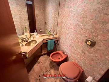 VENTA • CASA • 5 AMBIENTES • BARRIO NAON • MATADEROS