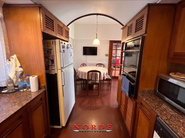 VENTA • CASA • 5 AMBIENTES • BARRIO NAON • MATADEROS