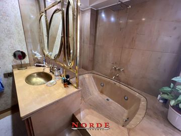 VENTA • CASA • 5 AMBIENTES • BARRIO NAON • MATADEROS