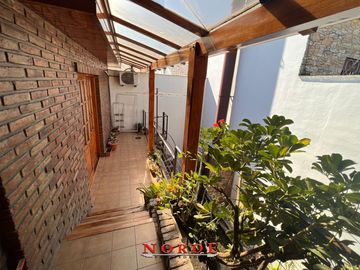 VENTA • CASA • 5 AMBIENTES • BARRIO NAON • MATADEROS