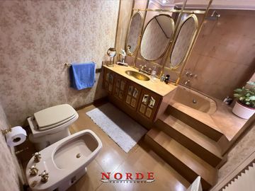 VENTA • CASA • 5 AMBIENTES • BARRIO NAON • MATADEROS