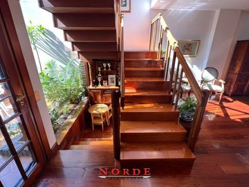 VENTA • CASA • 5 AMBIENTES • BARRIO NAON • MATADEROS
