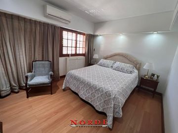 VENTA • CASA • 5 AMBIENTES • BARRIO NAON • MATADEROS