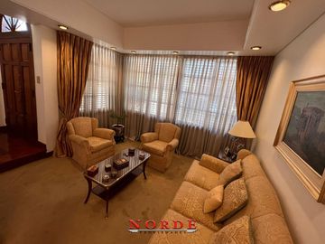VENTA • CASA • 5 AMBIENTES • BARRIO NAON • MATADEROS