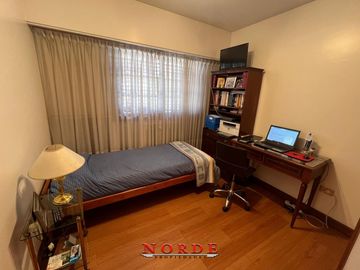 VENTA • CASA • 5 AMBIENTES • BARRIO NAON • MATADEROS