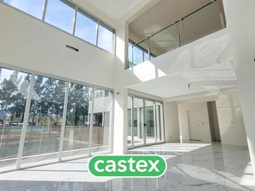 Casa en venta en Terralagos, Canning