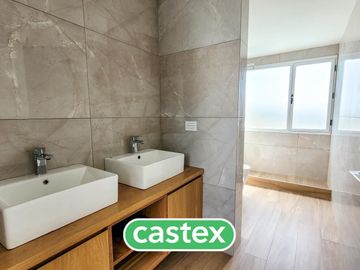 Casa en venta en Terralagos, Canning