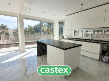Casa en venta en Terralagos, Canning