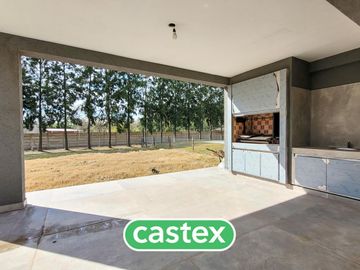 Casa en venta en Terralagos, Canning