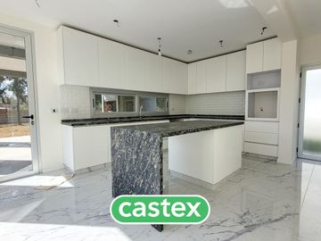 Casa en venta en Terralagos, Canning