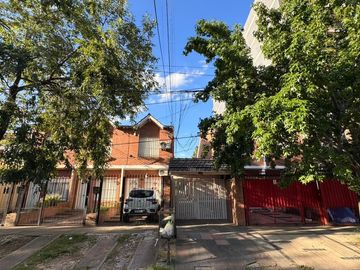 Duplex con cochera en venta morón sur