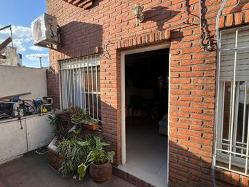 Duplex con cochera en venta morón sur