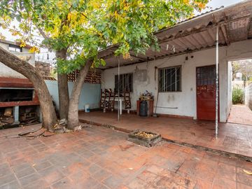 VENTA CASA DOS DORMITORIOS  BARRIO LA FLORIDA
