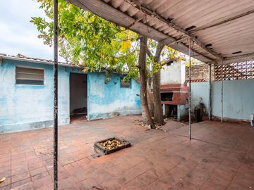 VENTA CASA DOS DORMITORIOS  BARRIO LA FLORIDA