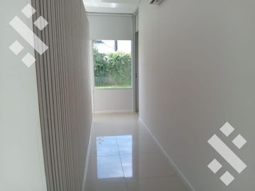 Venta de Casa con pileta en Jardines de Rey, Neuquén