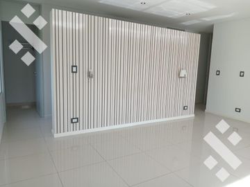 Venta de Casa con pileta en Jardines de Rey, Neuquén