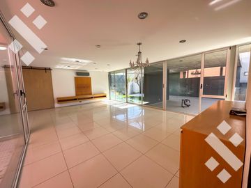 Venta de Casa con pileta en Jardines de Rey, Neuquén