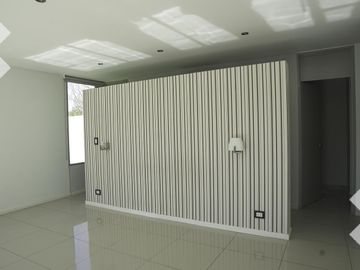 Venta de Casa con pileta en Jardines de Rey, Neuquén