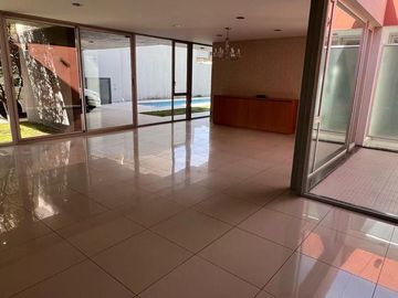 Venta de Casa con pileta en Jardines de Rey, Neuquén