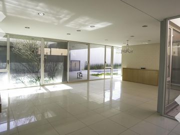 Venta de Casa con pileta en Jardines de Rey, Neuquén