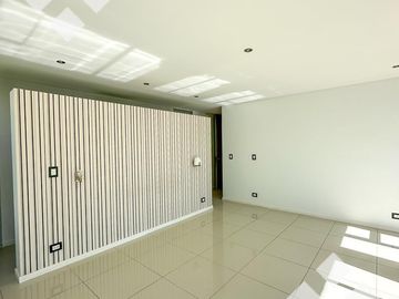 Venta de Casa con pileta en Jardines de Rey, Neuquén