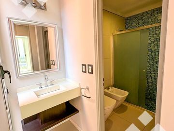 Venta de Casa con pileta en Jardines de Rey, Neuquén