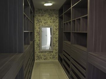 Venta de Casa con pileta en Jardines de Rey, Neuquén