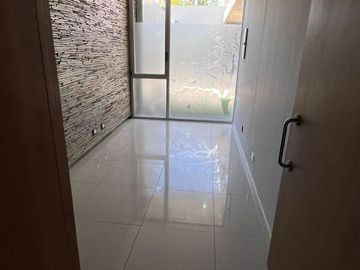 Venta de Casa con pileta en Jardines de Rey, Neuquén